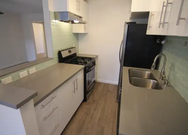 Property at 3111 4th St Unit 202, Santa Monica, CA, 90405, 2 beds, 2 baths, [object Object]
