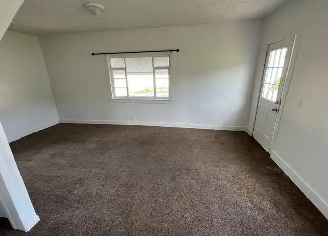 Property at 209 Staunton St Unit 209, Piqua, OH, 45356, 3 beds, 1 bath, [object Object]