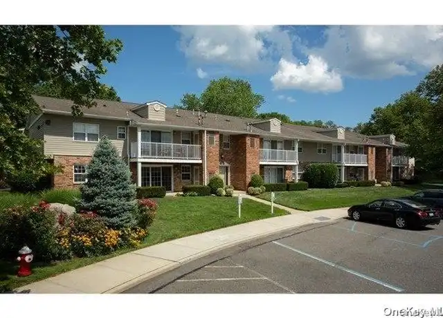 Property at 115 Westwood Dr Unit 137, Westbury, NY, 11590, 3 beds, 2 baths, [object Object]