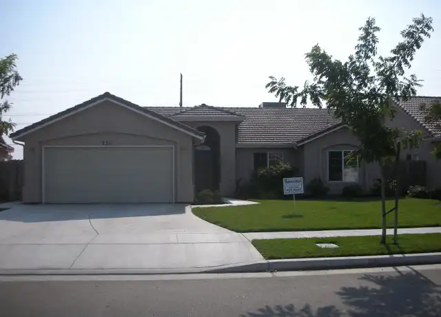 Property at 2311 E Country Ave, Visalia, CA, 93292, 4 beds, 2 baths, [object Object]