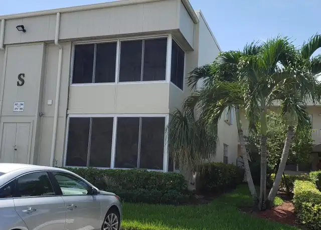 Property at 904 Flanders S, Delray Beach, FL, 33484, 1 bed, 1.5 baths, [object Object]
