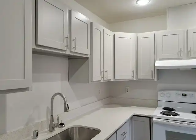 Property at Malaga Court Apartments - 819 Malaga Ave, Wenatchee, WA, 98801, 2 beds, 1 bath, [object Object]