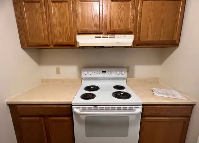Property at 2009 University Dr Unit 2009-G4, Cedar Falls, IA, 50613, 2 beds, 1 bath, [object Object]