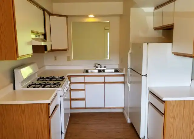 Property at 721 Hemlock Sq Unit 721, Zelienople, PA, 16063, 1 bed, 1 bath, [object Object]