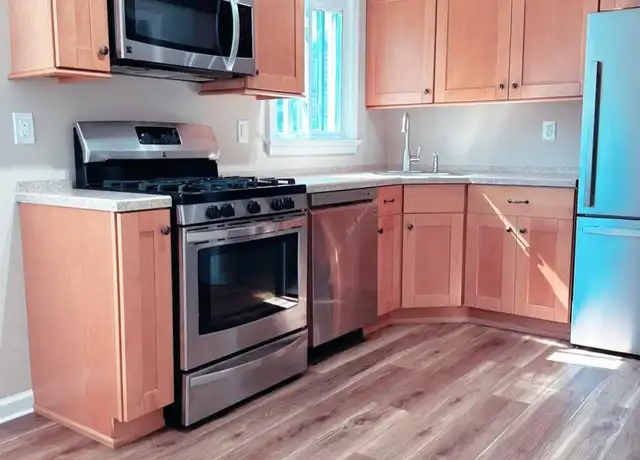 Property at 32 Apple St, Edison, NJ, 08817, 2 beds, 1 bath, [object Object]