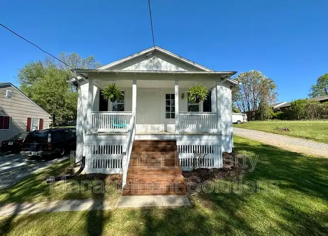 Property at 304 Straith St, Staunton, VA, 24401, 3 beds, 1 bath, [object Object]