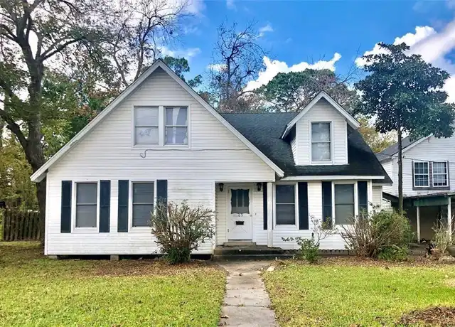 Property at 1109 N Pruett St, Baytown, TX, 77520, 3 beds, 2 baths, [object Object]