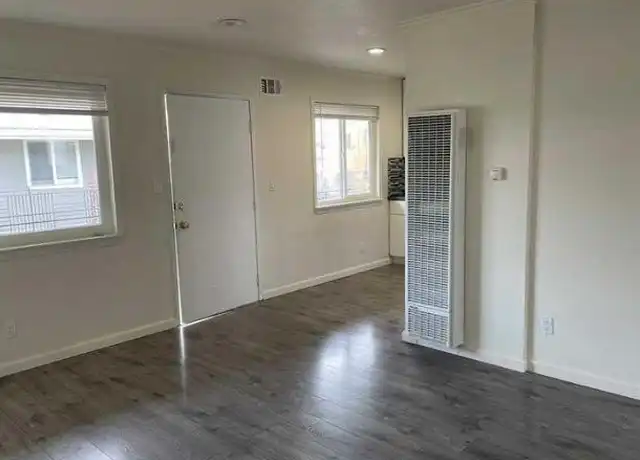 Property at 1537 8th Ave, Oakland, CA, 94606, 2 beds, 1 bath, [object Object]
