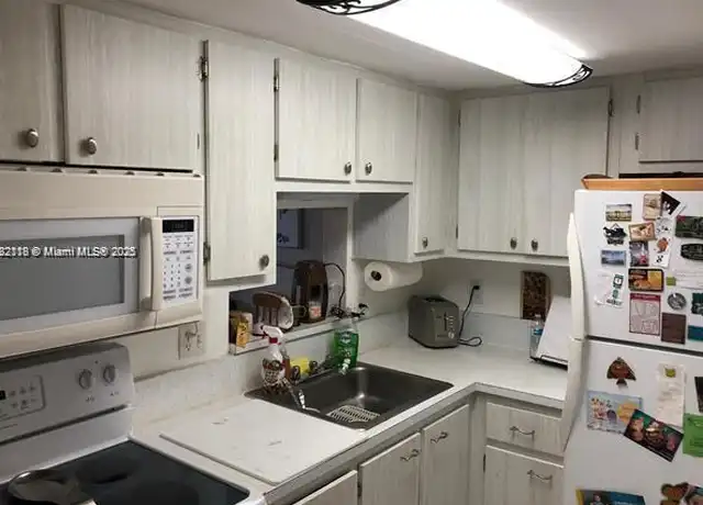 Property at 625 Antioch Ave, Fort Lauderdale, FL, 33304, 1 bed, 1 bath, [object Object]
