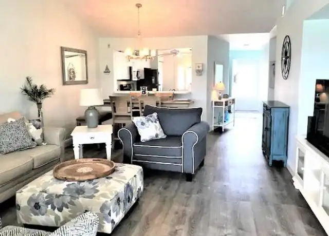 Property at 484 Belina Dr, Naples, FL, 34104, 2 beds, 1 bath, [object Object]