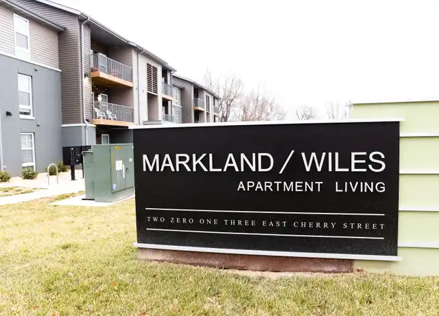 Property at Markland/Wiles - 2013 E Cherry St, Springfield, MO, 65802, 1-2 bed, 1-2 bath, [object Object]