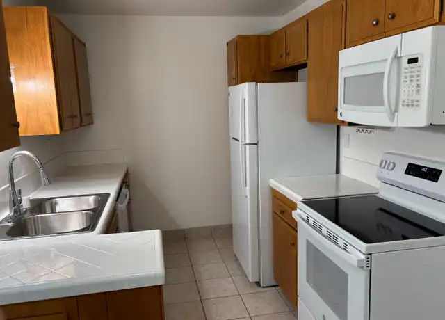 Property at Villa Point Loma - 3748 Curtis St, San Diego, CA, 92106, 1 bed, 1 bath, [object Object]
