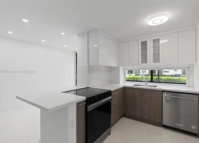 Property at 17011 N Bay Rd #108, Sunny Isles Beach, FL, 33160, 2 beds, 2 baths, [object Object]