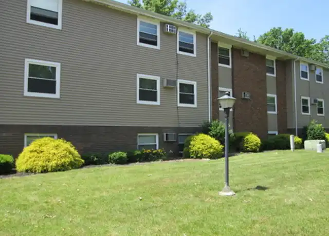 Property at 333 Maplewood Dr Unit 333-306, Cortland, OH, 44410, 2 beds, 1 bath, [object Object]