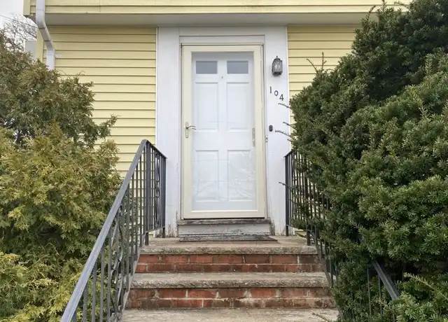 Property at 104 Wendell St, Winchester, MA, 01890, 3 beds, 1.5 baths, [object Object]