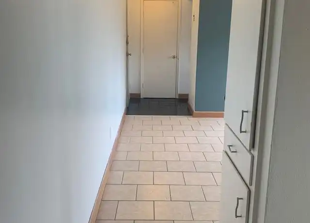Property at 814 SE 8th St Unit 7, Minneapolis, MN, 55414, 1 bed, 1 bath, [object Object]