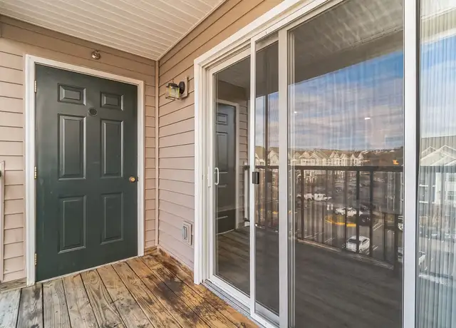 Photo of 7800 Lewis Chapel Cir, Lorton, VA 22079