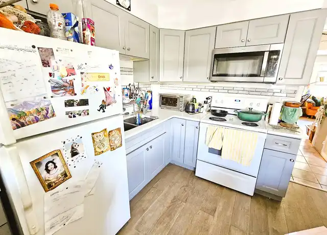 Property at 2123 W Farragut Ave, Chicago, IL, 60625, 1 bed, 1 bath, [object Object]