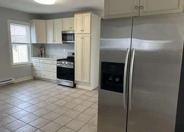 Property at 20 Alpine St Unit 3, Worcester, MA, 01610, 3 beds, 1 bath, [object Object]