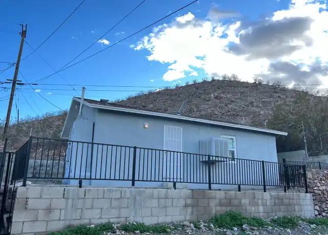 Property at 216 Hutchison St Unit 216 1/2, Barstow, CA, 92311, 2 beds, 1 bath, [object Object]