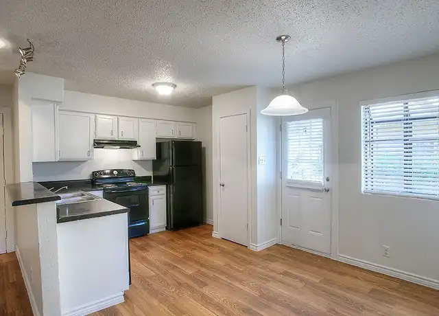 Property at Chateau Avalon of Austin - 833 Fairfield Dr, Austin, TX, 78758, 2 beds, 1 bath, [object Object]