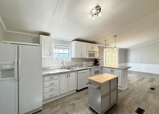 Property at 560 Jimmy Johnston Rd, Greeneville, TN, 37743, 3 beds, 2 baths, [object Object]
