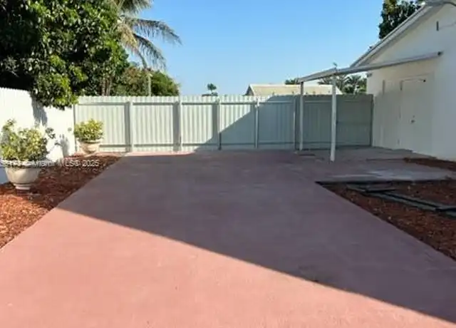 Property at 19311 SW 320th St #2, Homestead, FL, 33030, 2 beds, 1 bath, [object Object]