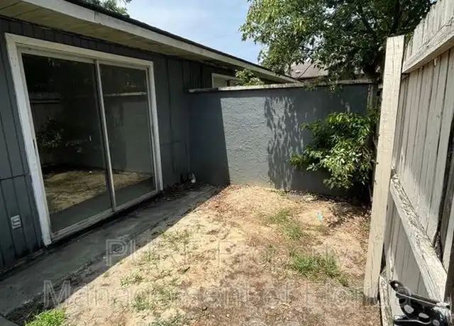 Property at 3850 SE 17th Ct Unit A, Ocala, FL, 34480, 2 beds, 1 bath, [object Object]