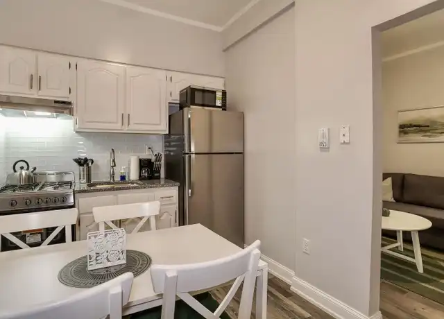 Property at 208 48th St Unit 25-25, Union City, NJ, 07087, 2 beds, 1 bath, [object Object]