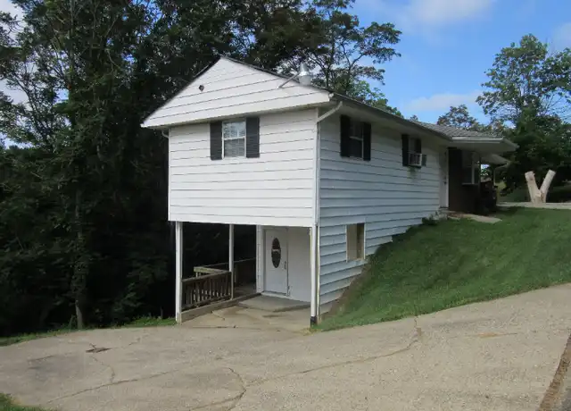 Property at 4 Circle Dr Unit 2, Huntington, WV, 25701, 2 beds, 1 bath, [object Object]