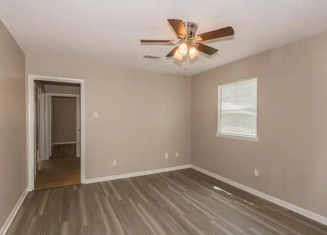 Property at 1576 Skyline Dr, North Little Rock, AR, 72116, 2 beds, 1 bath, [object Object]