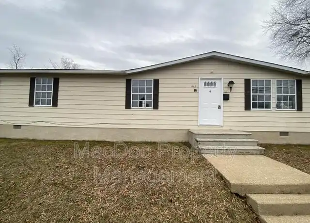 Property at 900 White St, Fredericksburg, VA, 22401, 2 beds, 2 baths, [object Object]