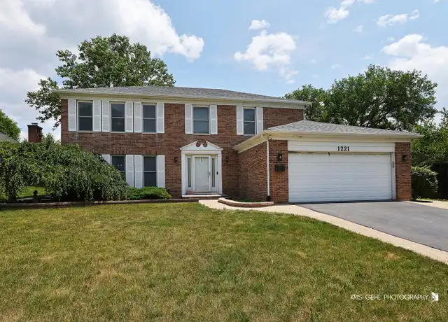 Property at 1221 Creekside Dr, Wheaton, IL, 60189, 4 beds, 2.5 baths, [object Object]