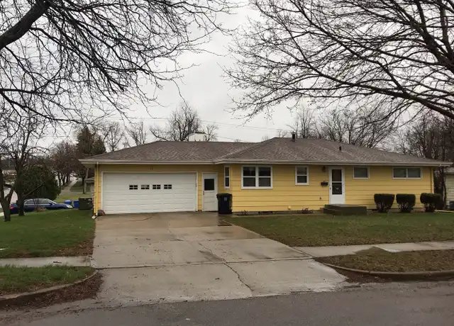 Property at 2700 S Norton Ave, Sioux Falls, SD, 57105, 5 beds, 3 baths, [object Object]