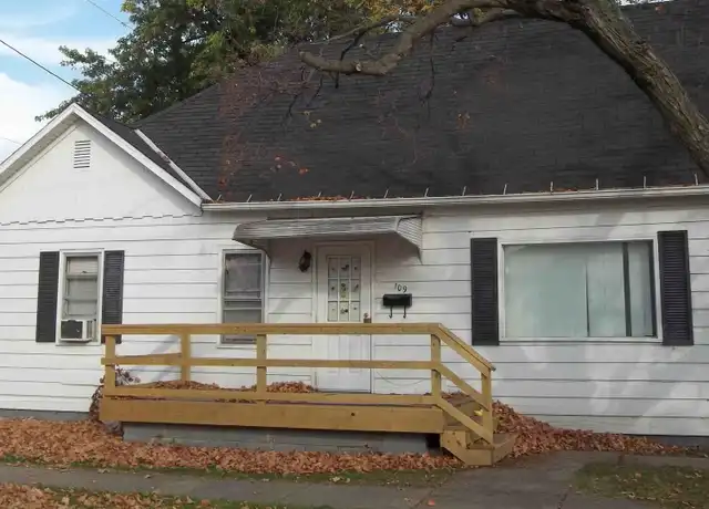 Property at 109 N Clay St, Macomb, IL, 61455, 3 beds, 1 bath, [object Object]
