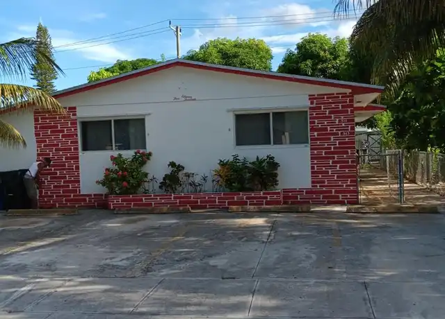 Property at 511 SW 8th St, Hallandale Beach, FL, 33009, 2 beds, 2 baths, [object Object]