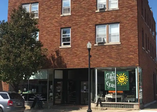 Property at 935-937 Maine St #4, Quincy, IL, 62301, 1 bed, 1 bath, [object Object]