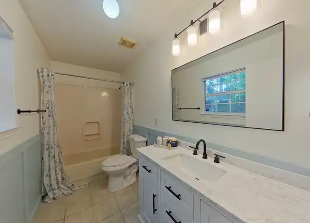 Property at 386 Canterbury Cir NW, Fort Walton Beach, FL, 32548, 3 beds, 2 baths, [object Object]