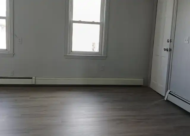 Property at 189 Brightman St Unit 2, Fall River, MA, 02720, 2 beds, 1 bath, [object Object]