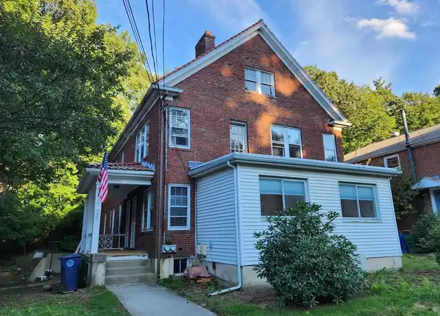 Property at 446 Lowell Ave Unit 446, Newtonville, MA, 02460, 4 beds, 2 baths, [object Object]