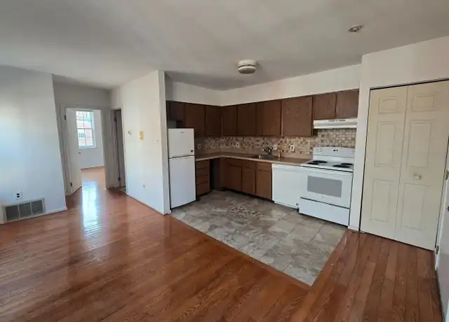 Property at 912 Spruce St #13, Philadelphia, PA, 19107, 1 bed, 1 bath, [object Object]