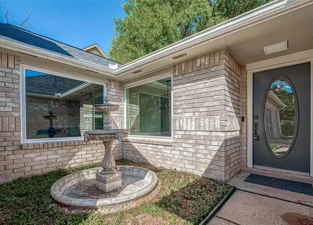 Property at 416 Heatherwood Ct, League City, TX, 77573, 3 beds, 2 baths, [object Object]