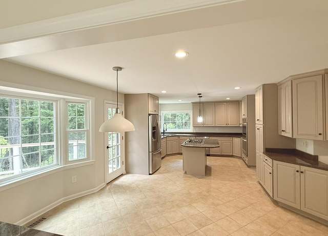 Photo of 9248 Wood Glade Dr, Great Falls, VA 22066