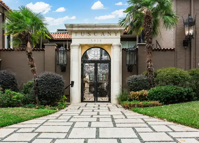 Property at 5904 Sandhurst Ln #246, Dallas, TX, 75206, 2 beds, 2 baths, [object Object]