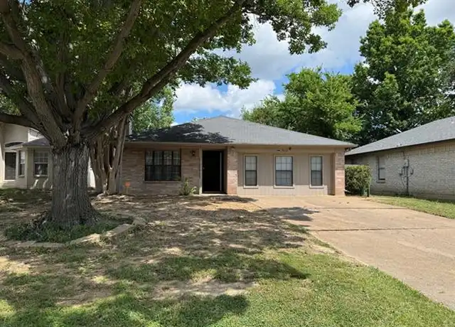 Property at 5012 Santa Fe Ct, Arlington, TX, 76017, 4 beds, 2 baths, [object Object]