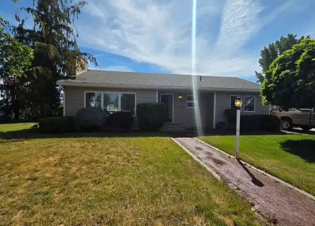 Property at 105 N Jefferson St, Waterville, WA, 98858, 3 beds, 2 baths, [object Object]
