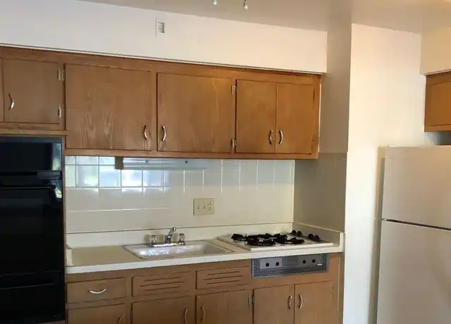 Property at 3421 N Oakland Ave #4, Milwaukee, WI, 53211, 2 beds, 1 bath, [object Object]