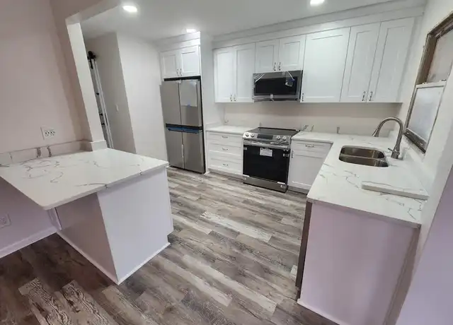 Property at 318 Woodview Ave, Norfolk, VA, 23505, 2 beds, 1 bath, [object Object]