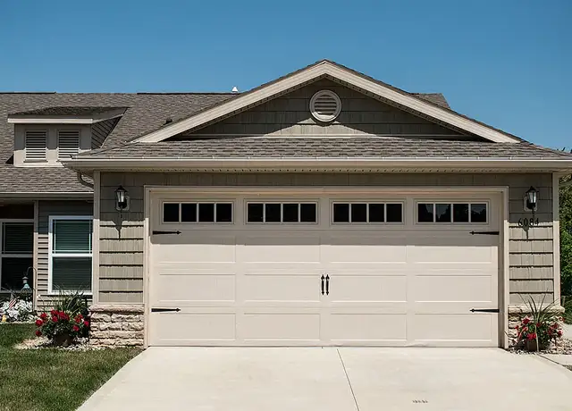 Photo of 401 Redvalley Ln, Simpsonville, SC 29680