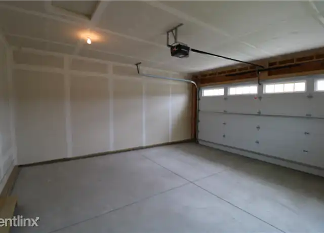 Property at 807 40th St E, Williston, ND, 58801, 3 beds, 3 baths, [object Object]
